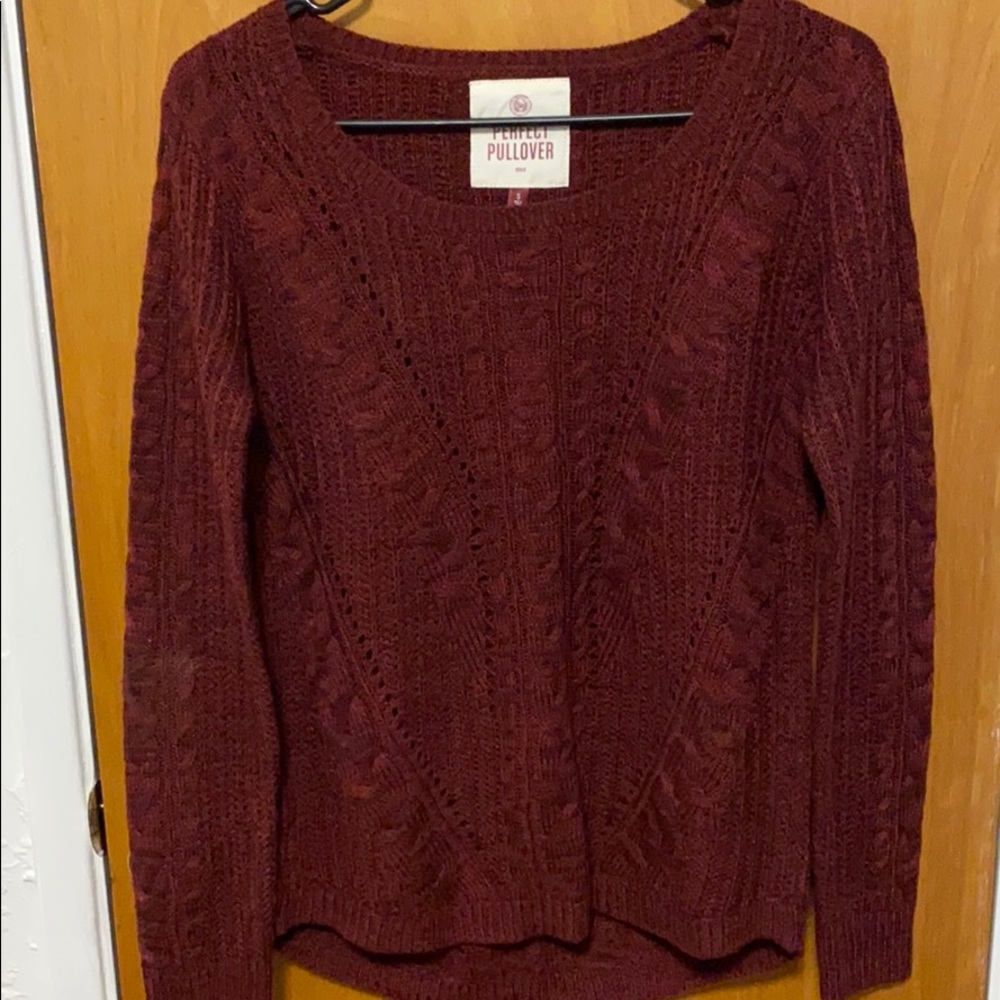 Women’s long sleeve sweater